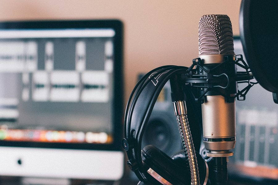 Podcast advertising