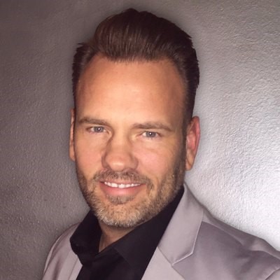 Mark Osborne author photo