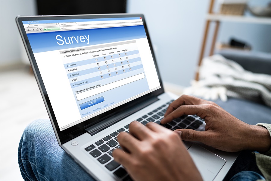 taking online survey